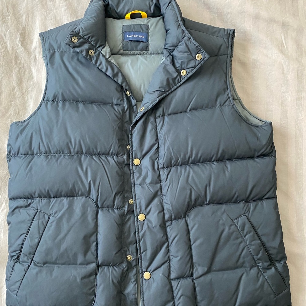 Black puffer vest